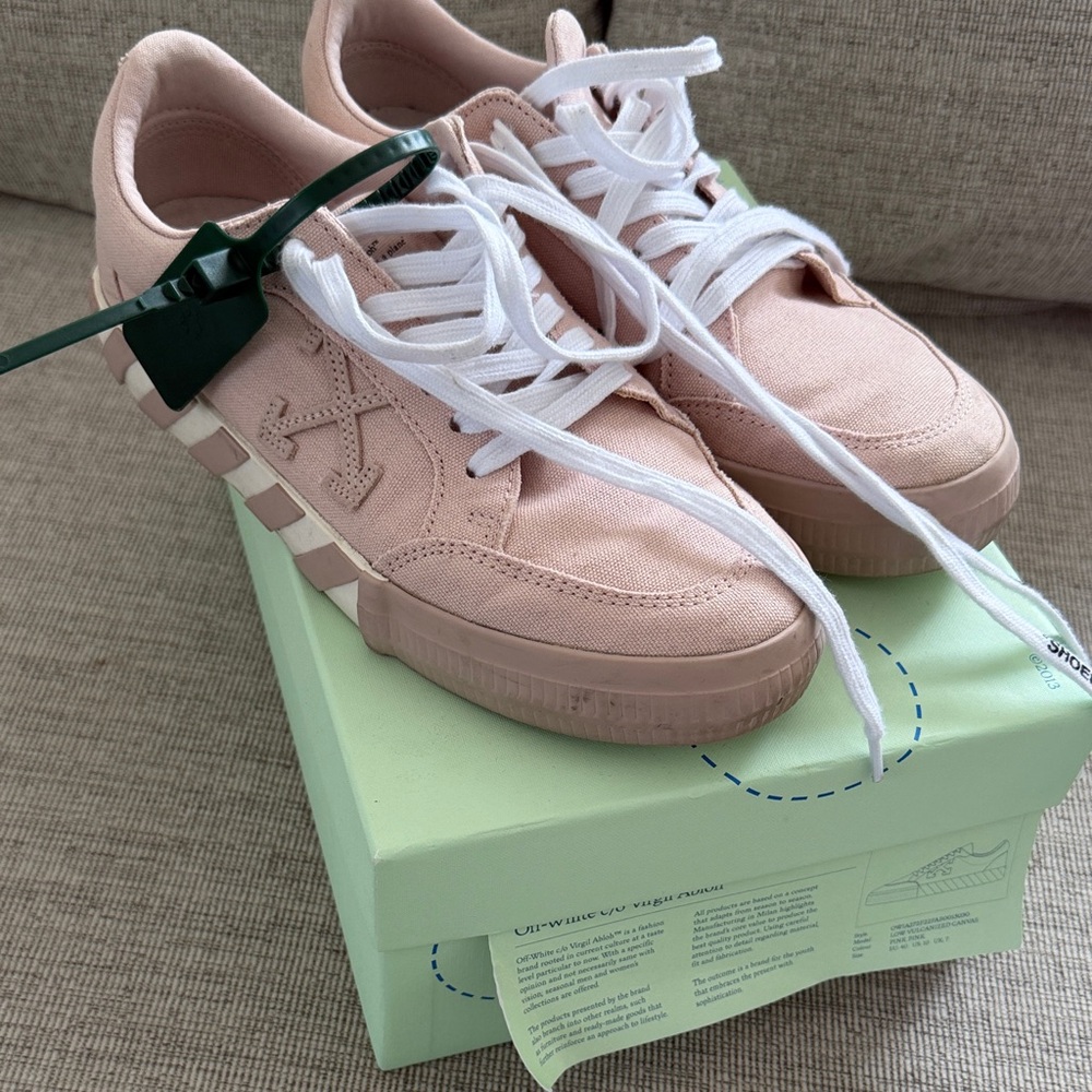 Off-White Pink Sneakers with White Laces designer box size 40 : US 10